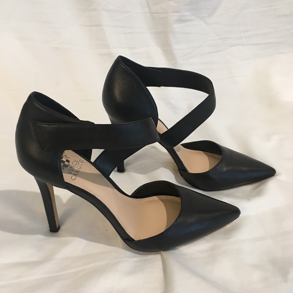 Brand new never worn Vince Camuto heels